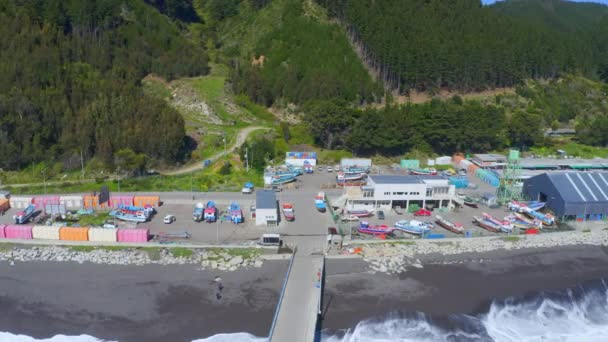 Port Caleta Meguellines Constitucion Chile Drone Shot Sunny Day Fishing — ストック動画