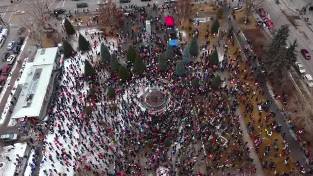Multitud Con Altavoz Dando Vueltas Protesta Calgary Feb 2022 — Vídeos de Stock