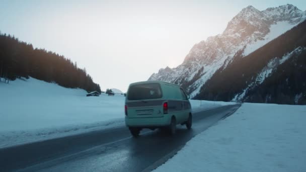 Vintage Camper Van Driving Outdoor National Park Winter Landscape Road — Wideo stockowe
