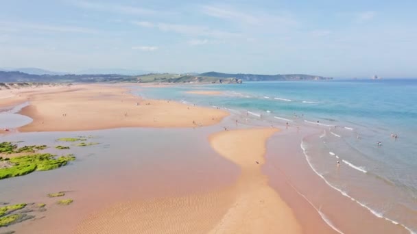 Spectacular Beach Day People Bathe Sea Water Aerial — Video