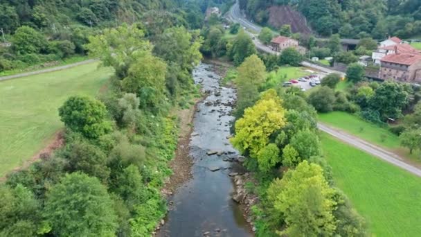 Flying Little River Rural Hamlet Surrounded Trees Spain — Video