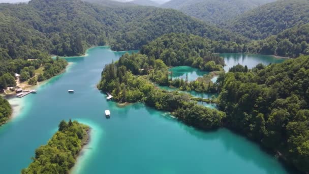 View Plitvice Lakes National Park Many Green Plants Beautiful Lakes — Vídeos de Stock