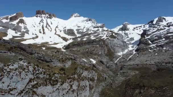 Горные Вершины Долина Снегом Зимой — стоковое видео