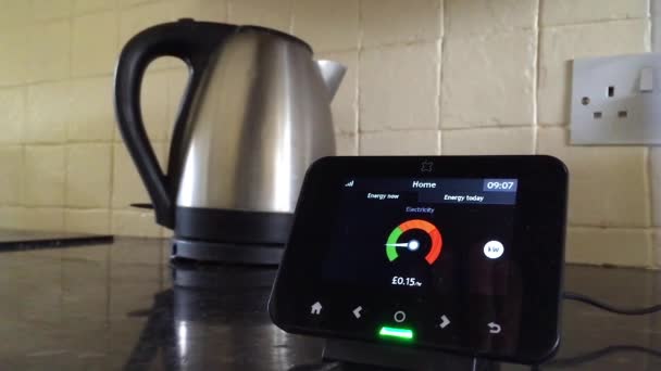 Smart Electric Meter Monitor Kettle — Vídeo de stock