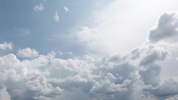 Wide Angle Clouds Slowly Moving Clear Blue Sky — Vídeo de stock