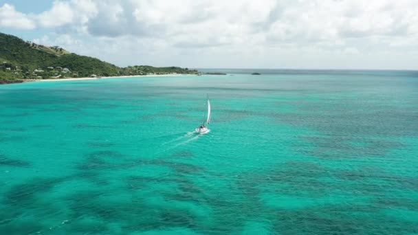 Drone Footage Sailboat Antigua — Vídeo de Stock