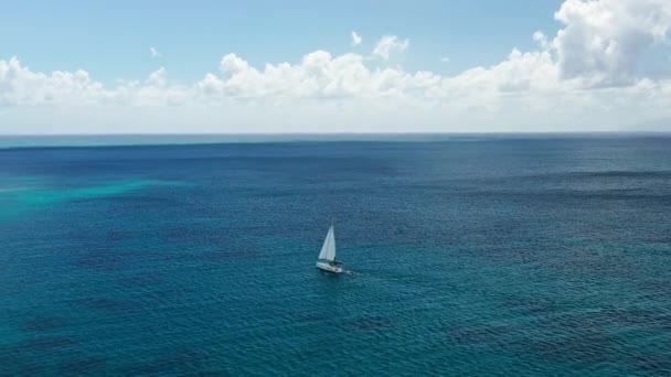 Drone Footage Sailboat Antigua — Vídeo de Stock