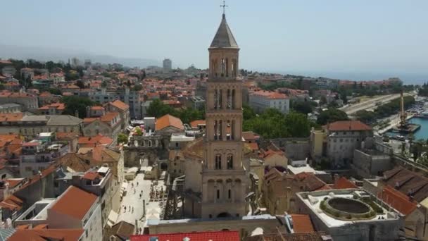 Aerial Drone Rotating Shot Diocletian Palace Bell Tower Cathedral Domnius — Stockvideo
