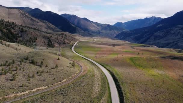 Drone Flying Highway Drives Away — Vídeos de Stock