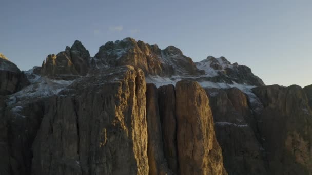 Uitzicht Vanuit Lucht Prachtige Besneeuwde Zonovergoten Zuid Tirol Val Gardena — Stockvideo