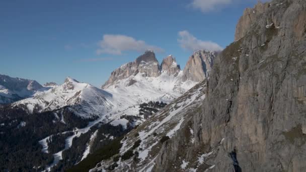 Stunning South Tyrol Sassolungo Snowy Mountain Rock Face Aerial View — Stock Video