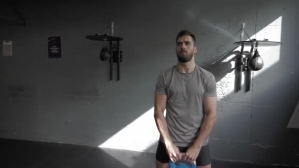 Young Athletic Man Doing Exercise Gym Kettlebell — Wideo stockowe