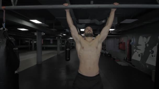 Young Athletic Man Doing Pull Ups Gym — 图库视频影像