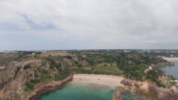 High Drone Aerial Footage Beauport Beach Surrounding Scenery Jersey — Vídeo de stock