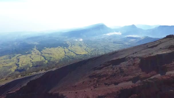 Climbers Reaching Summit Rinjani Mountain Sunrise Lombok Indonesia Slow Motion — Vídeo de Stock