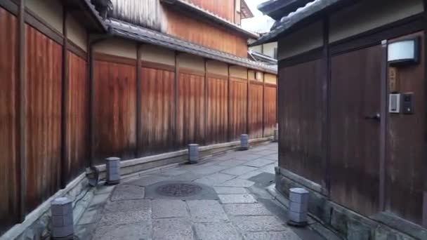 Strolling Walking Beautiful Traditional Japanese Street Full Wooden Houses Shops — Stock video