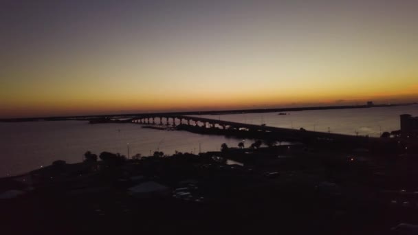 Drone Flight Bridge Going Channel Florida Coast Sunrise — Vídeo de Stock