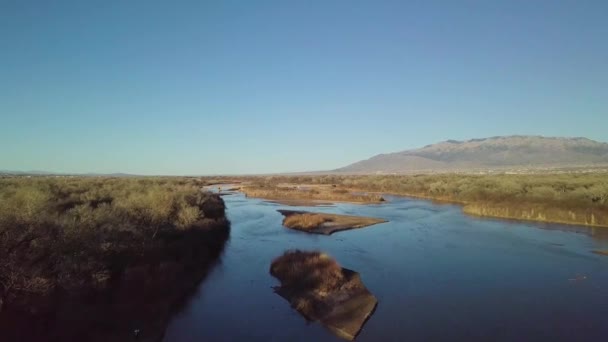 Ποταμός Rio Grande Στο Albuquerque Ηλιοβασίλεμα — Αρχείο Βίντεο