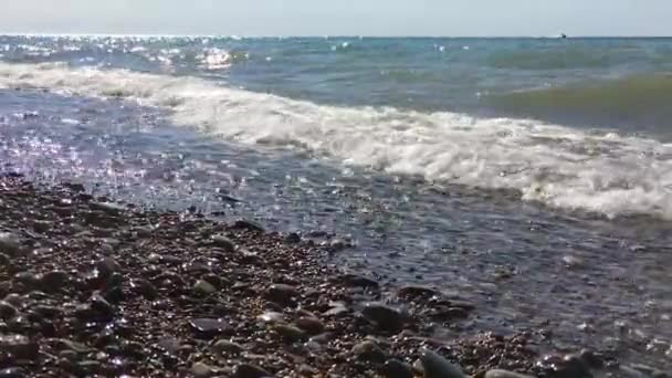 Waves Crash Lake Pebble Beach Slow Motion — Video Stock