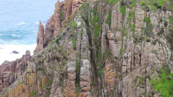 Ένα Κοντινό Πλάνο Των Σχημάτων Βράχων Στις Πυραμίδες Phillip Island — Αρχείο Βίντεο