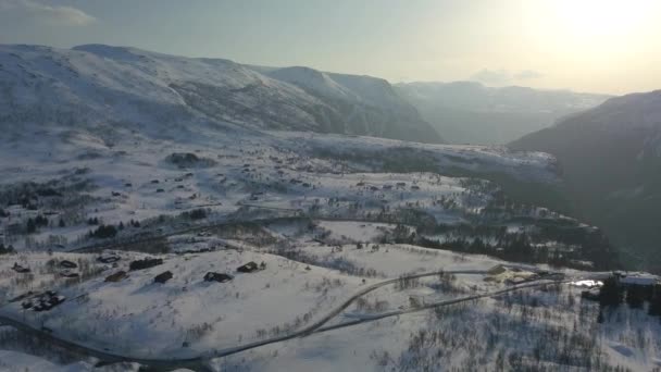 Повітряний Вид Неродючу Зимову Місцевість Вершину Гір Норвегії — стокове відео