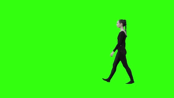 Girl Power Walking Turning Fast Green Screen — Stockvideo