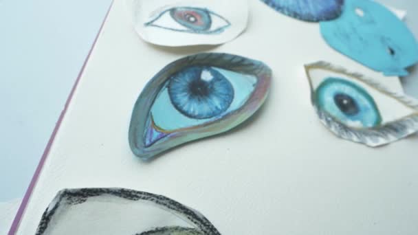 Focus Pull Push Bunch Eyes Painted Light Blue Table Artistic — Stock videók