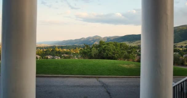 Push Mansion Pillars Overlook Littleton Colorado — Video Stock