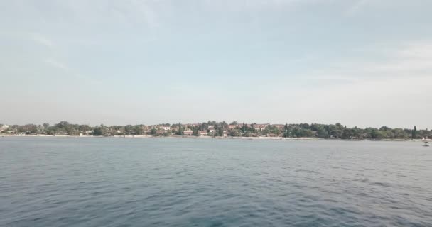 クロアチアのビーチや海の上に着色されたドローン映像 ドローンの設定 Log シャープニング 1コントラスト 1彩度 — ストック動画