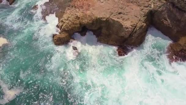 Tropical Waves Crashing Ocean Rocks Manuel Antonio National Park Costa — Vídeo de Stock