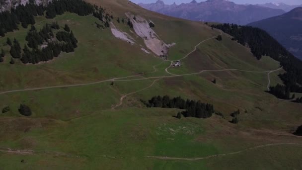 Aerial Landscape Flight Mountain Bec Corbeau Switzerland — Stockvideo