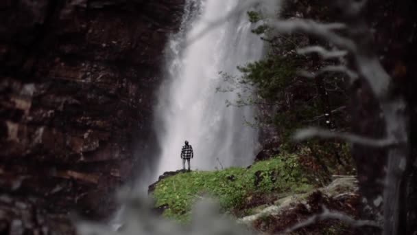 Man Standing Front Huge Waterfall Reversed Norway Europe Day Time — Stock video