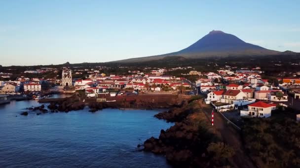 Aerial Landscape Shot Madalena Town Coast Pico Island Sunset Mount — Vídeo de Stock