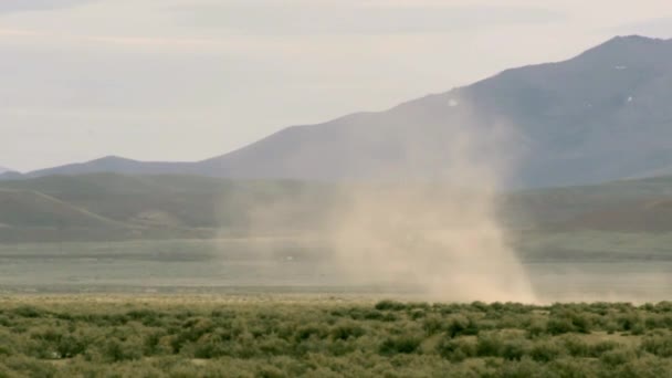 Dust Devil Blowing Planes Nevada Front Mountain — Stock Video