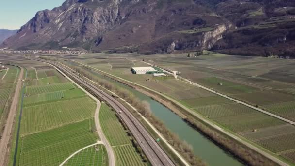 Aerial Clip Some Vines Camp Alps Area Farm Road Frame — Vídeo de Stock