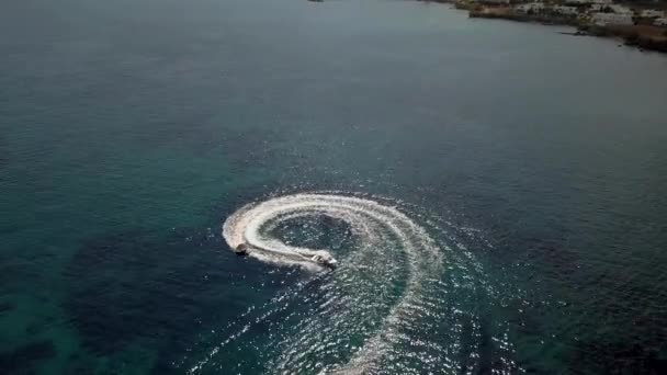 Speedboat Makes Sharp Turn While Pulling Tube Aegean Sea Paros — Video