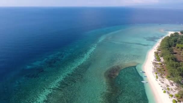 Vista Aérea Incrível Praia Lombok Com Turistas Resorts Por Trás — Vídeo de Stock