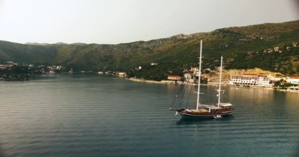 Aerial Circle Shot Sailboat Croatia While Sailing Lake — Video