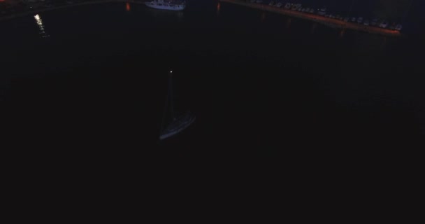 Luftaufnahme Der Kroatischen Küste Während Der Nacht Mit Lichtern Von — Stockvideo