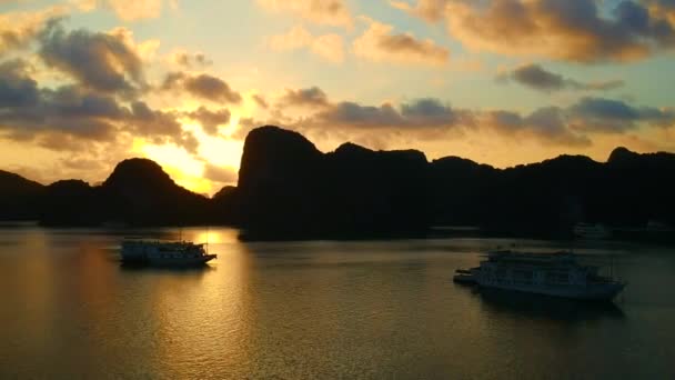 Prachtige Zonsondergang Halong Bay Vietnam Tijdens Mijn Bezoek Dit Jaar — Stockvideo