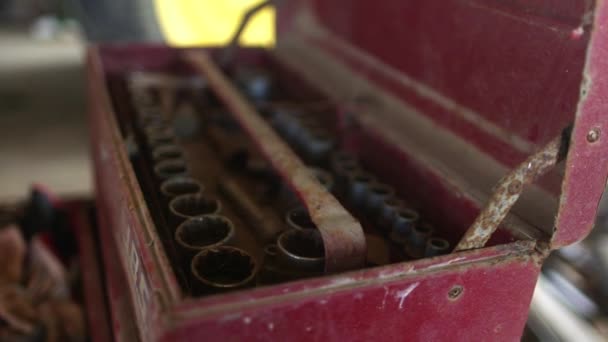 Top View Old Rusty Well Used Socket Toolbox Kit Farm — Vídeo de Stock