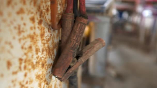 Forgotten Pair Jumper Cables Showing Signs Aging Rusty Metal Surface — Vídeos de Stock