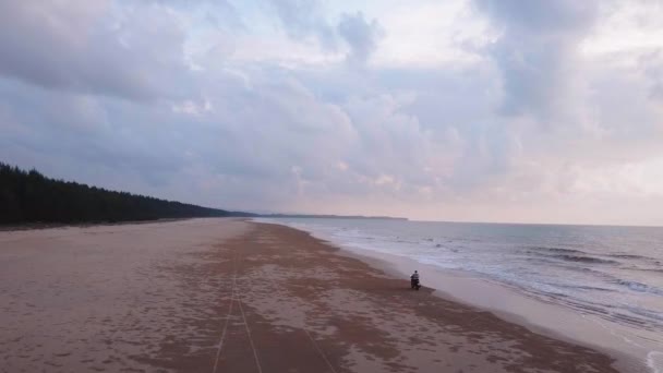 Drone View Motorcycle Beachside Sunset Background — Vídeo de Stock