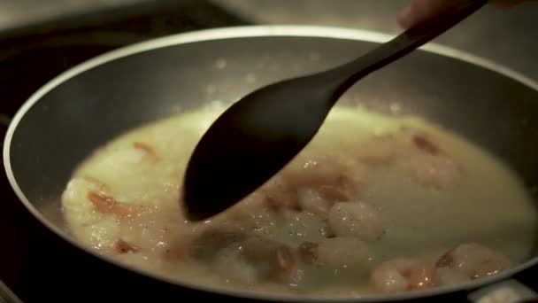 Shrimp Cooked Pan Turned Spoon Close — Vídeo de Stock