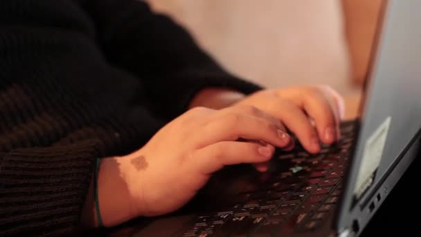 Teenager Hands Typing Laptop — стоковое видео