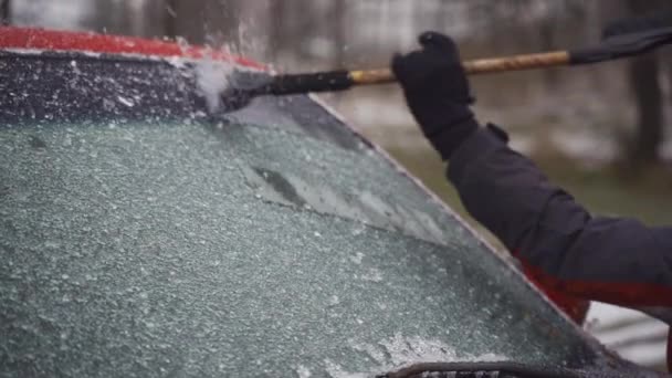 Man Cleaning Scraping Ice Car Windshield Snow Slowmo — Stock Video