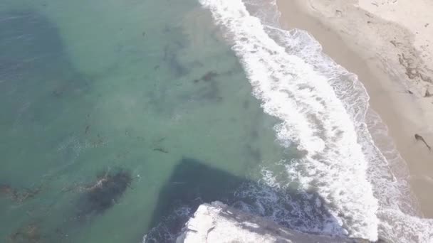 Aerial Drone Shot Rock Formation Archway — стоковое видео