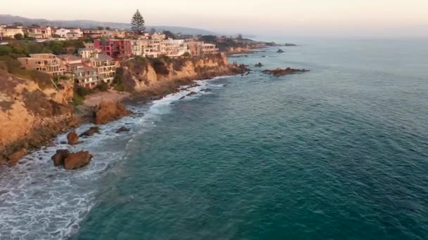 Flying Million Dollar Beach Front Luxury Homes Beautiful Laguna Beach — Wideo stockowe
