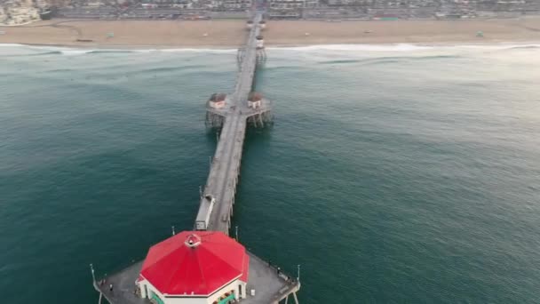 Ariel Drone Clip Pier Surf City Usa Huntington Beach California — Stock video