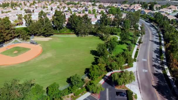 Aerial Drone Pan Baseball Field Community Park Suburbs — Stockvideo